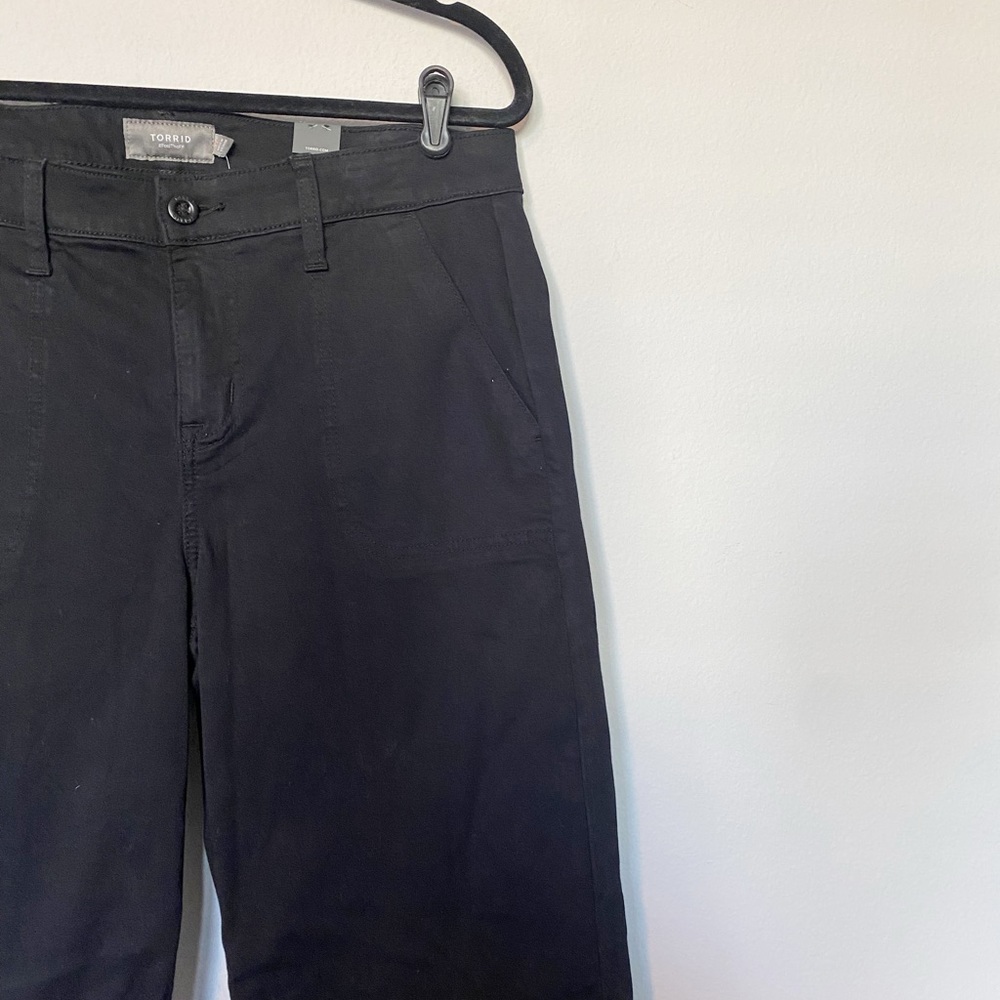 Torrid Crop Wide Leg Stretch Twill Mid-Rise Pant Black Size 12 - Picture 6 of 7